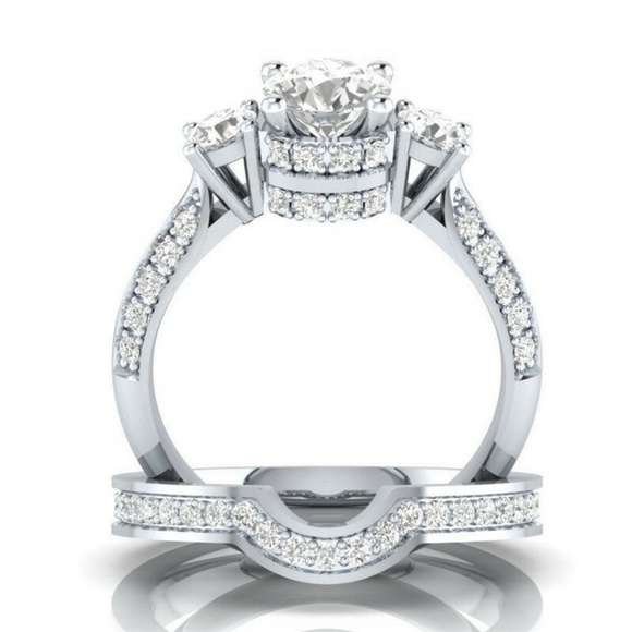 925 Silver Round Cut White Sapphire Ring - Picture 2 of 5